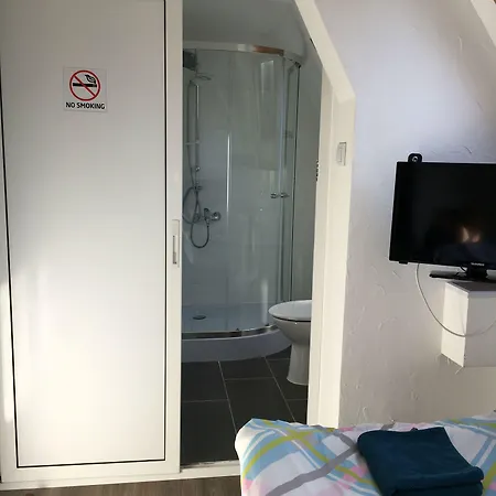 Konukevi Haus Baron 2 Friedrichsfeld 3*